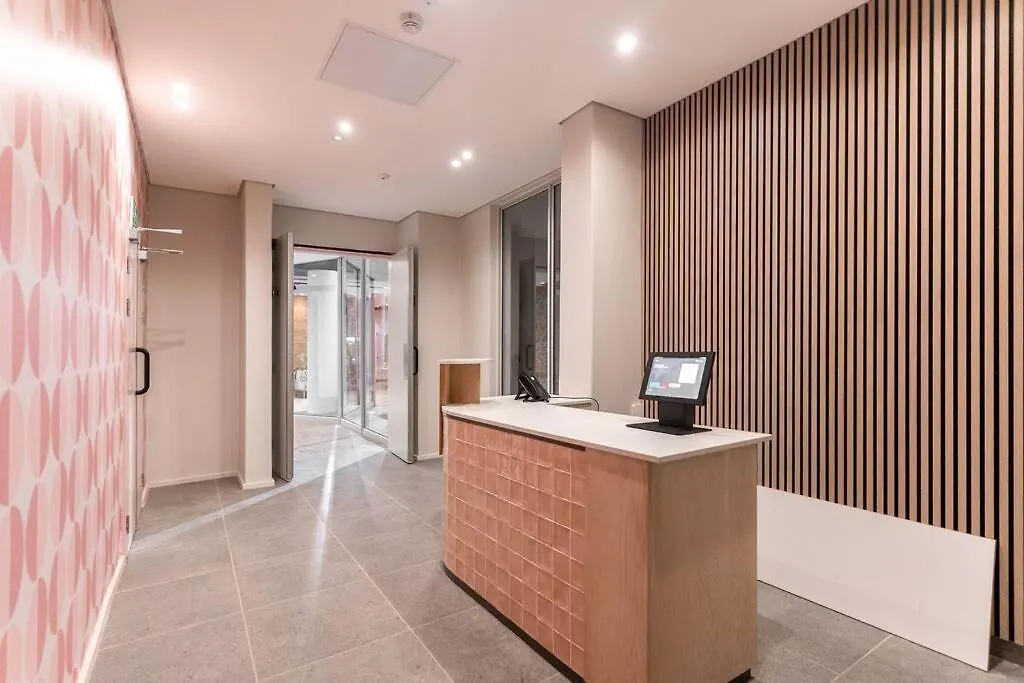The Rose 106: Modern Studio Aprt In City Centre Cape Town Apartment