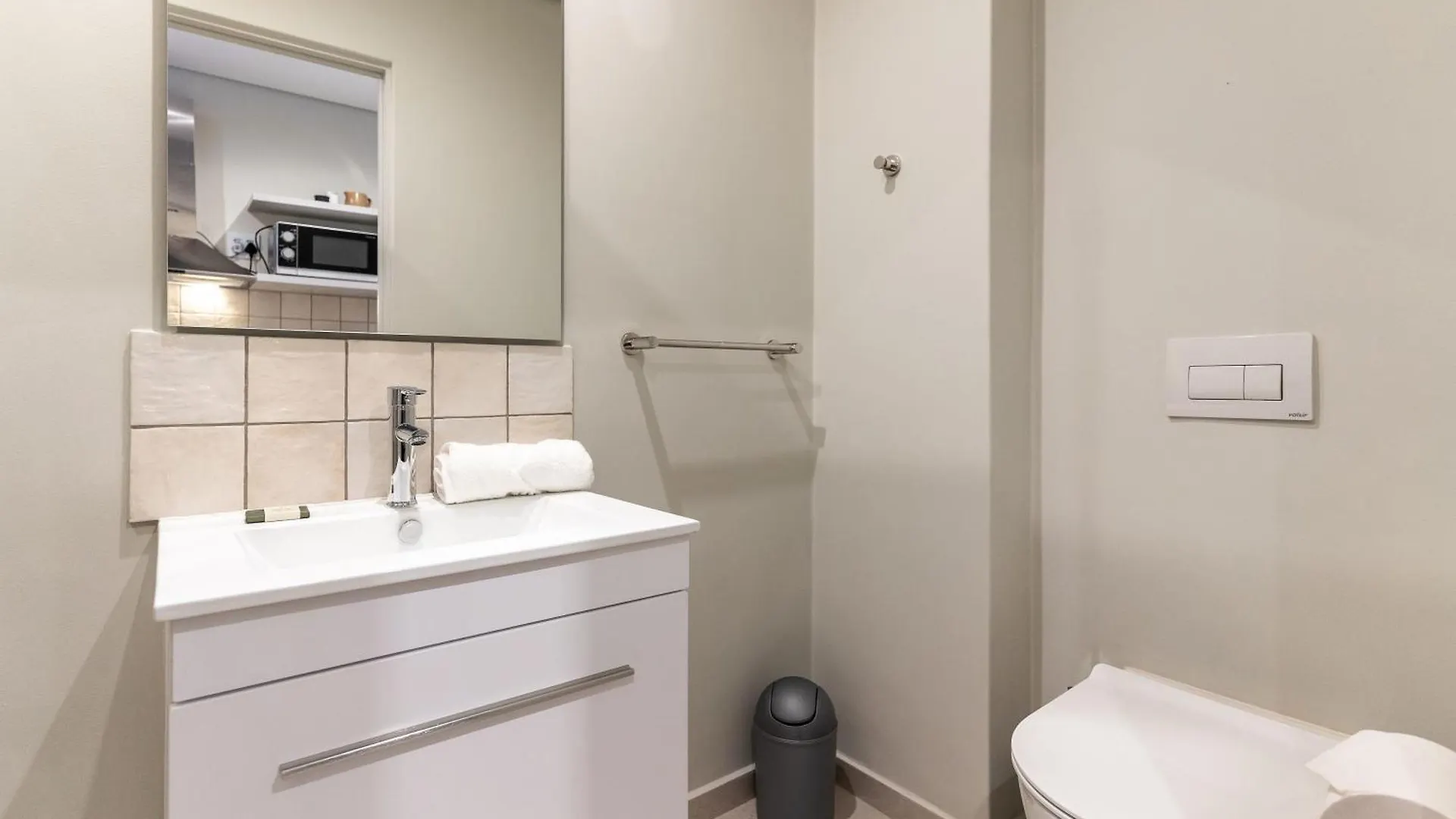 The Rose 106: Modern Studio Aprt In City Centre Cape Town 0*,  South Africa