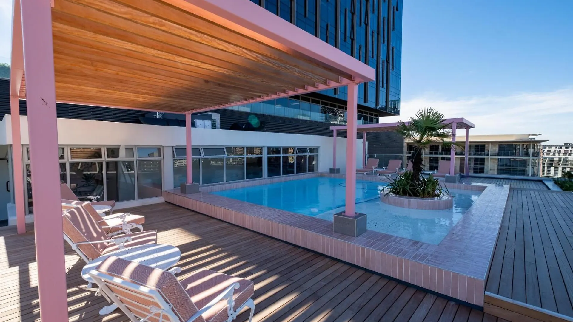 The Rose 106: Modern Studio Aprt In City Centre Cape Town Apartment